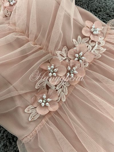 Елегантна рокля с нежни цветя в розов цвят – код 2416