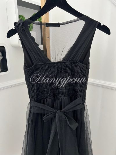 Елегантна рокля с нежни цветя в черен цвят – код 2415