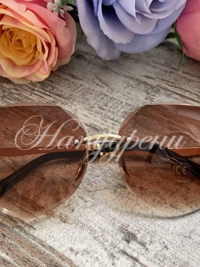 Дамски очила със златист акцент