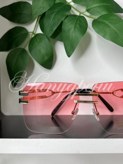 Розови очила със златист акцент
