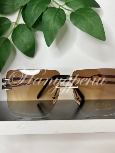 Кафяви очила със златист акцент