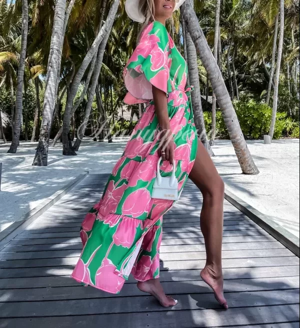 Дамско парео с розови цветя Дамско парео с розови цветя