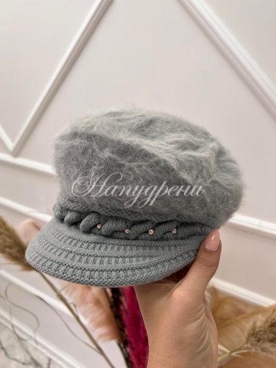 Пухен каскет с камъчета в сиво - код 3751