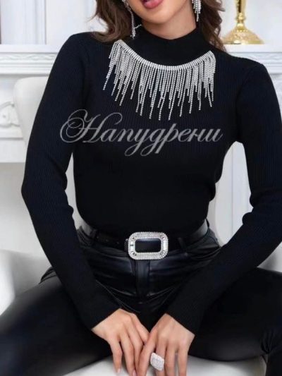 Черна блуза с ефектни висулки - код 3928