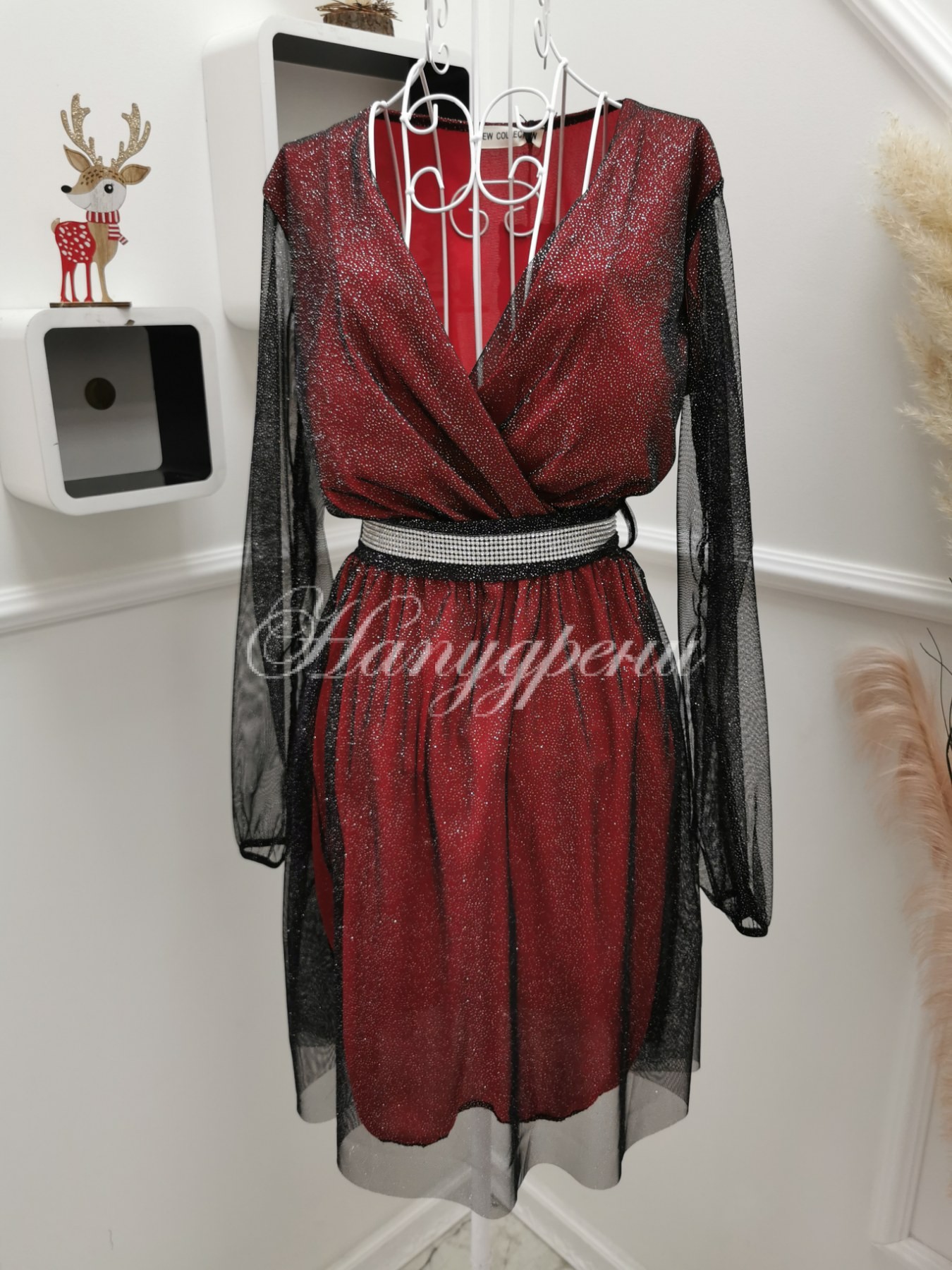 Блестяща рокля с коланче в червено – код 4105-12-06_13-18-04-404 Блестяща рокля с коланче в червено – код 4105