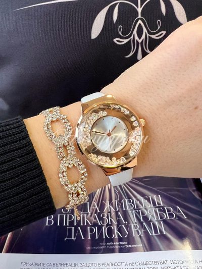 Дамски часовник с нежни камъчета