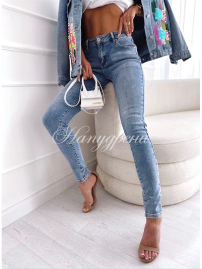 Тренди дънки с изчистен дизайн в синьо - код 4378