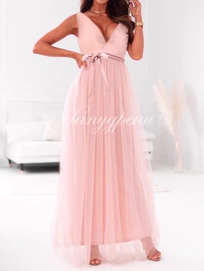 Елегантна рокля с панделка