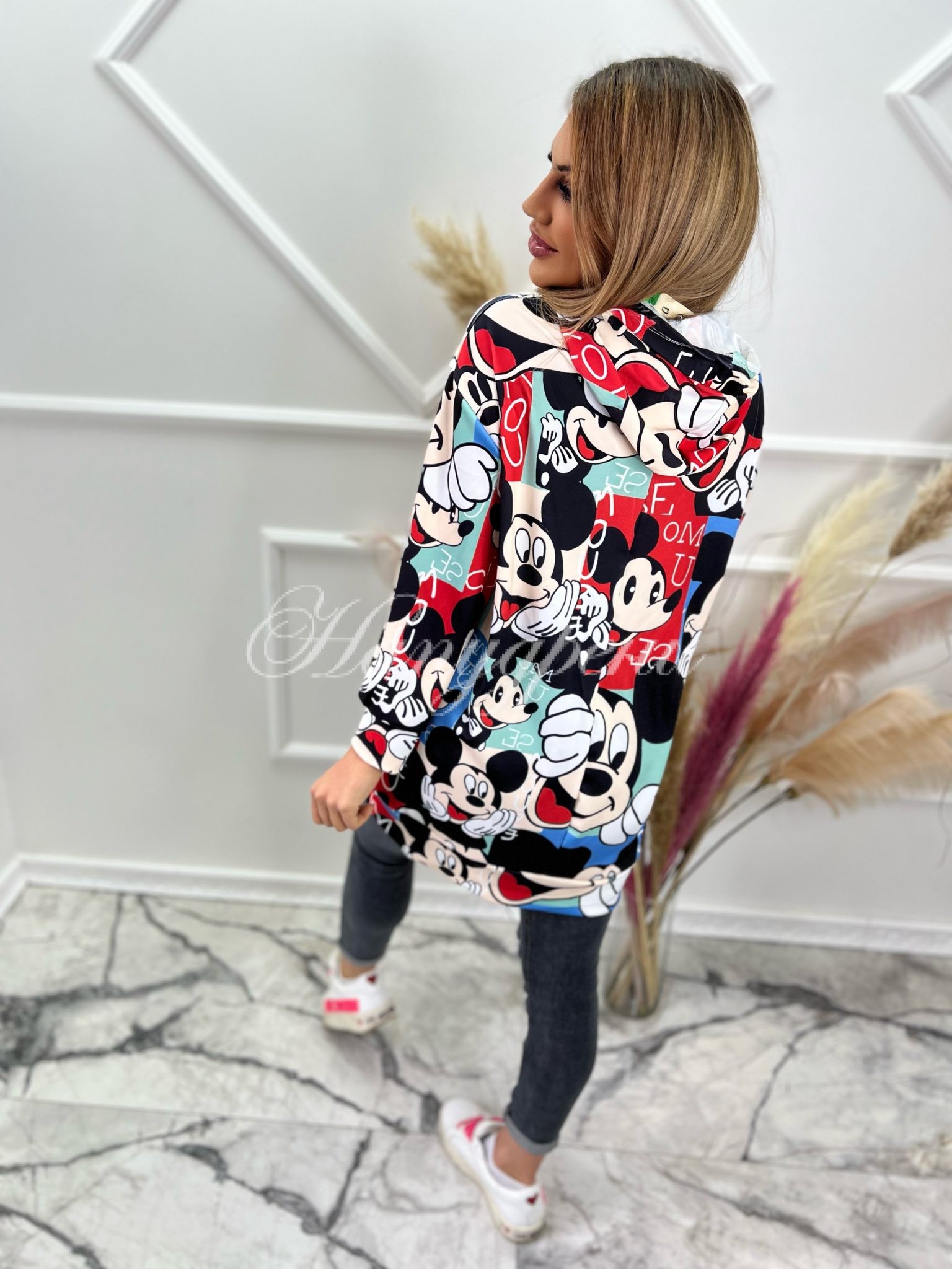 528DC3F6-B295-4816-BDF6-82C1B6B1C61E