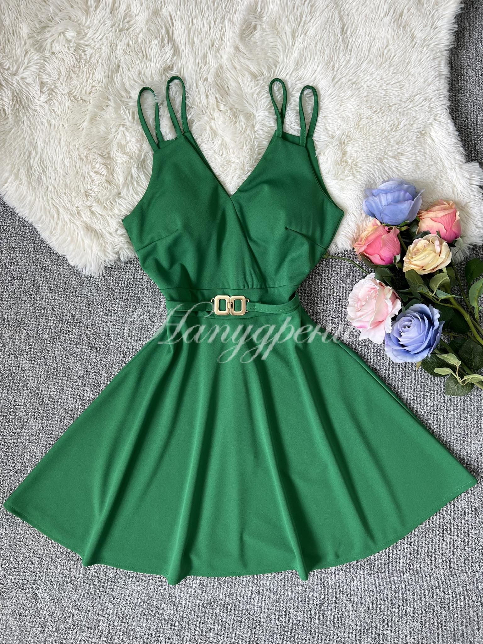 Кокетна рокля с презрамки "Kendall" в зелен цвят