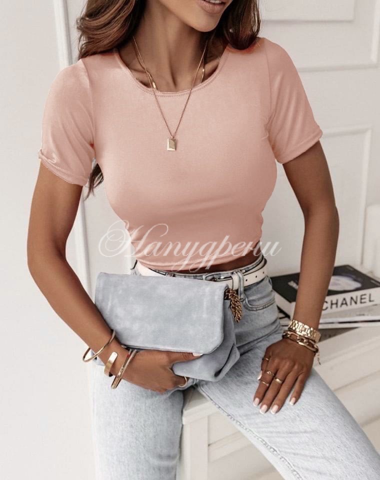 Тренди блузка с изчистен дизайн Тренди блузка с изчистен дизайн