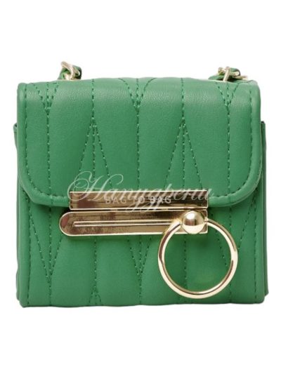 Малка чантичка с ефектна дръжка