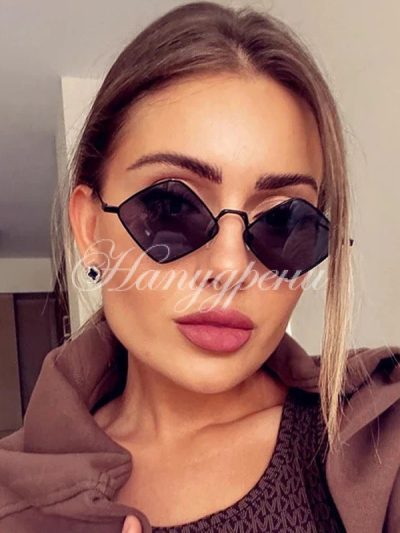 Ефектни очила с черна рамка - код 5462