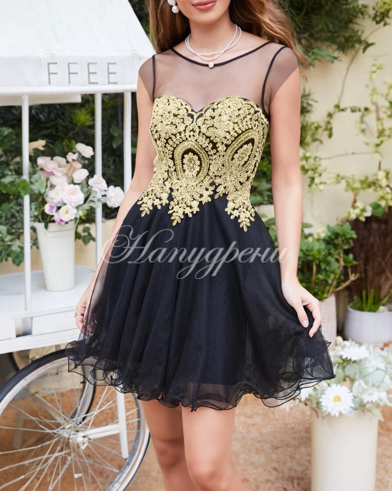 Официална рокля с тюл и златни орнаменти - код 5565 Официална рокля с тюл и златни орнаменти - код 5565