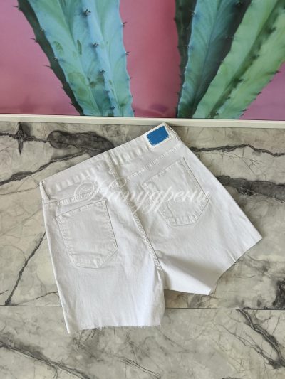 Бели къси панталонки с цветни апликации - код 5621