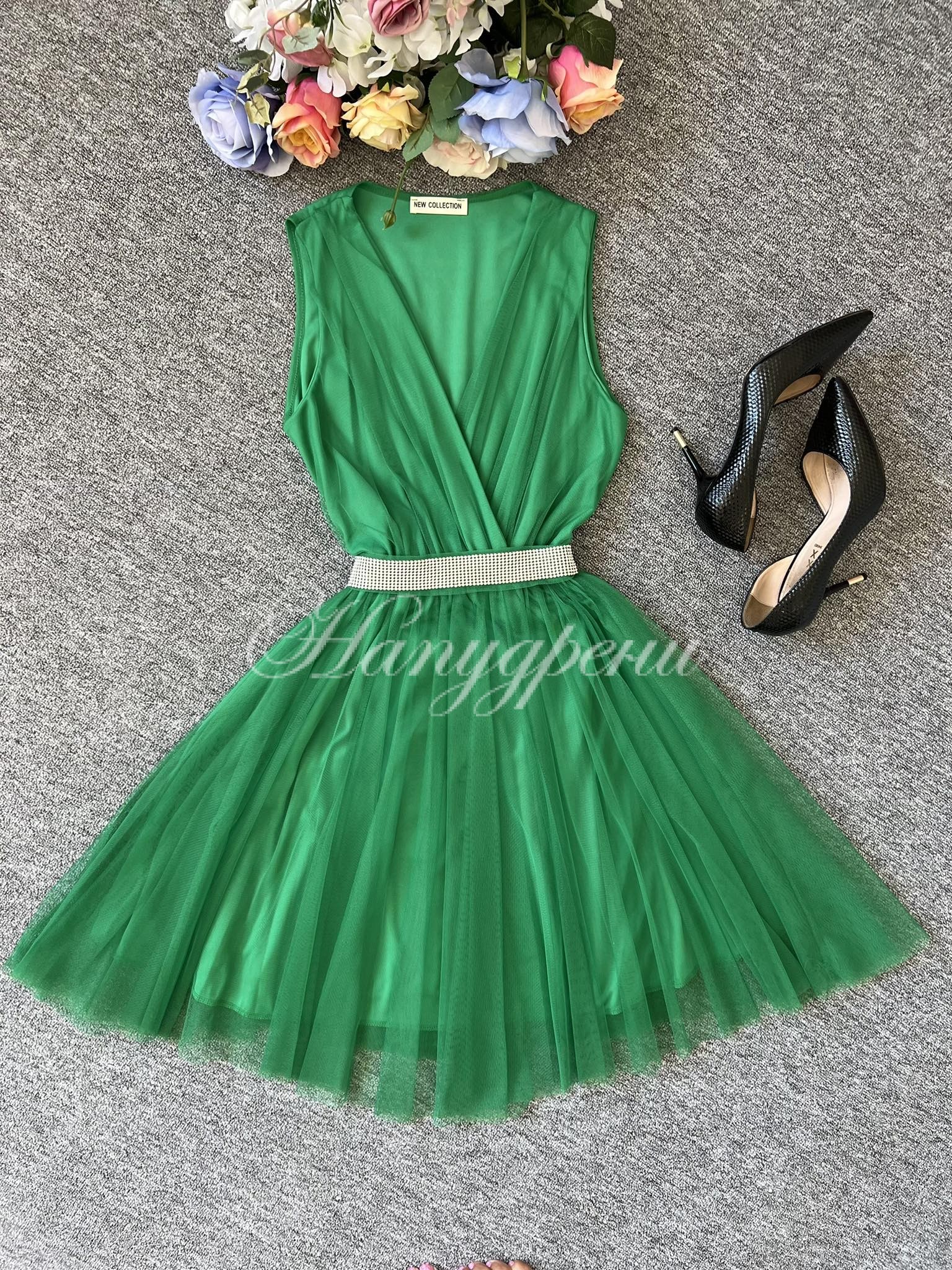 Дамска рокля “Aglaya” с блестящо коланче Дамска рокля “Aglaya” с блестящо коланче