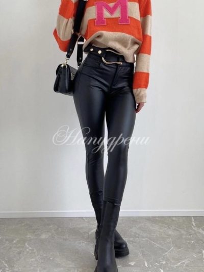 Ефектен кожен клин в черен цвят - код 5725