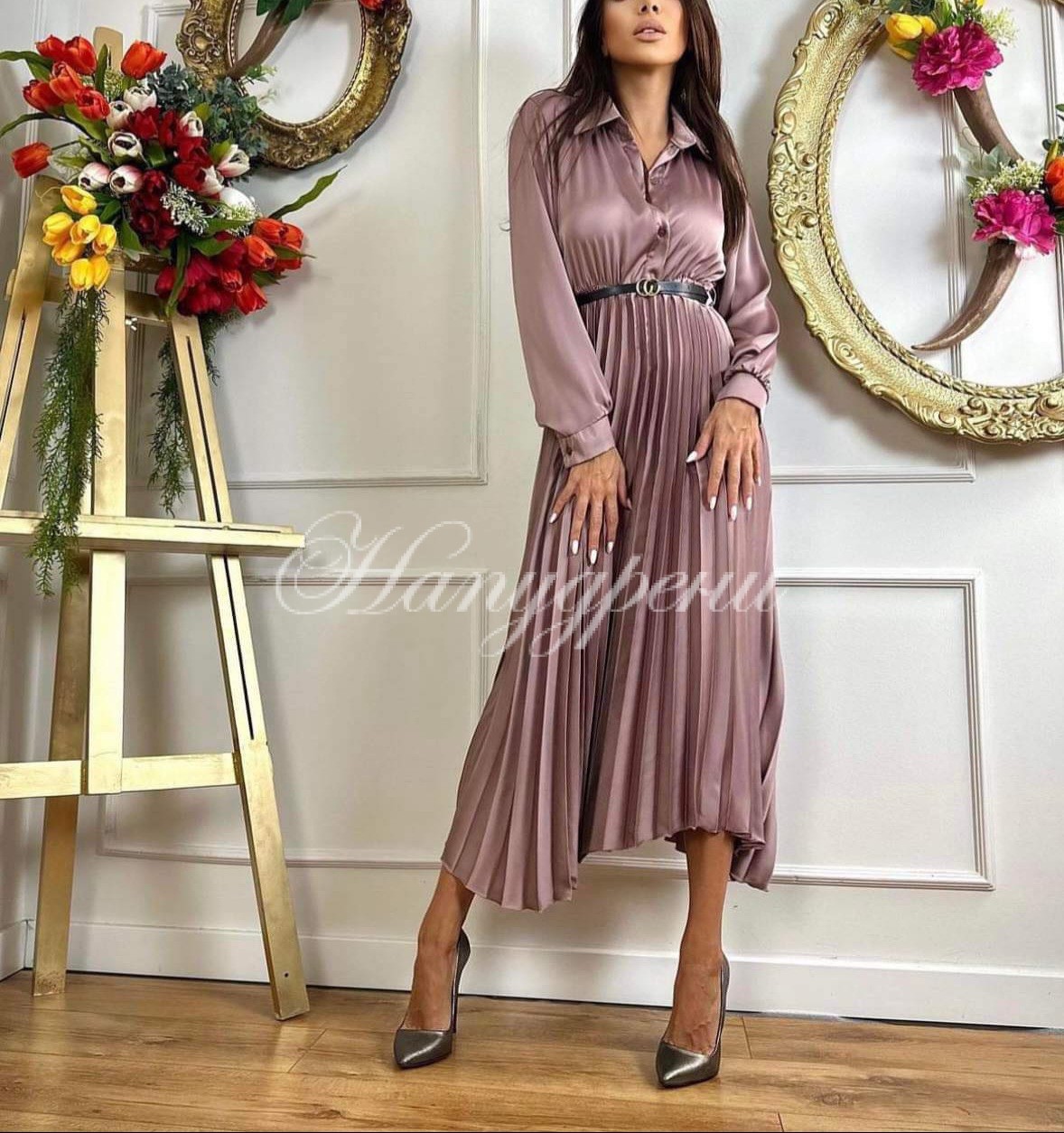 Дамска плисирана рокля в цвят пудра