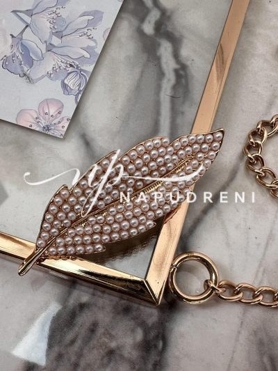 Елегантна брошка "листо" в златист цвят- код 6460