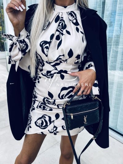 Дамска рокля на цветя в бял цвят - код 6689