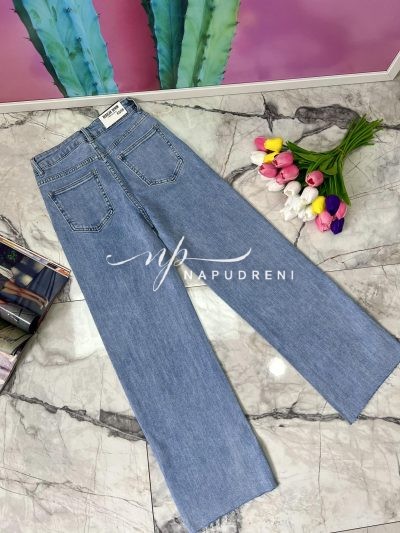 Дамски свободни дънки с камъчета - код 6997