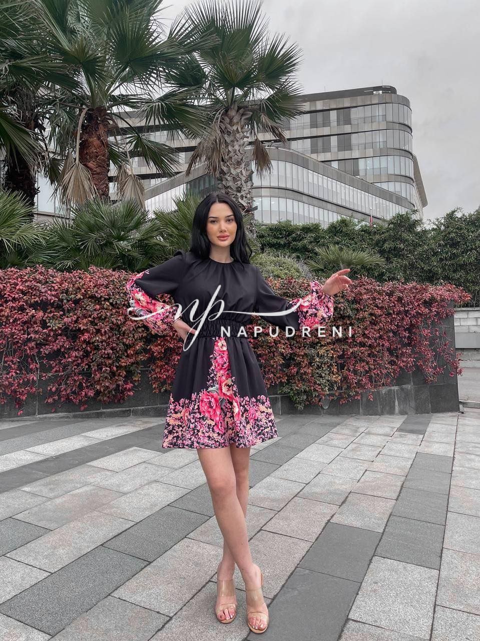 Дамска черна рокля с червени цветя – код 7071