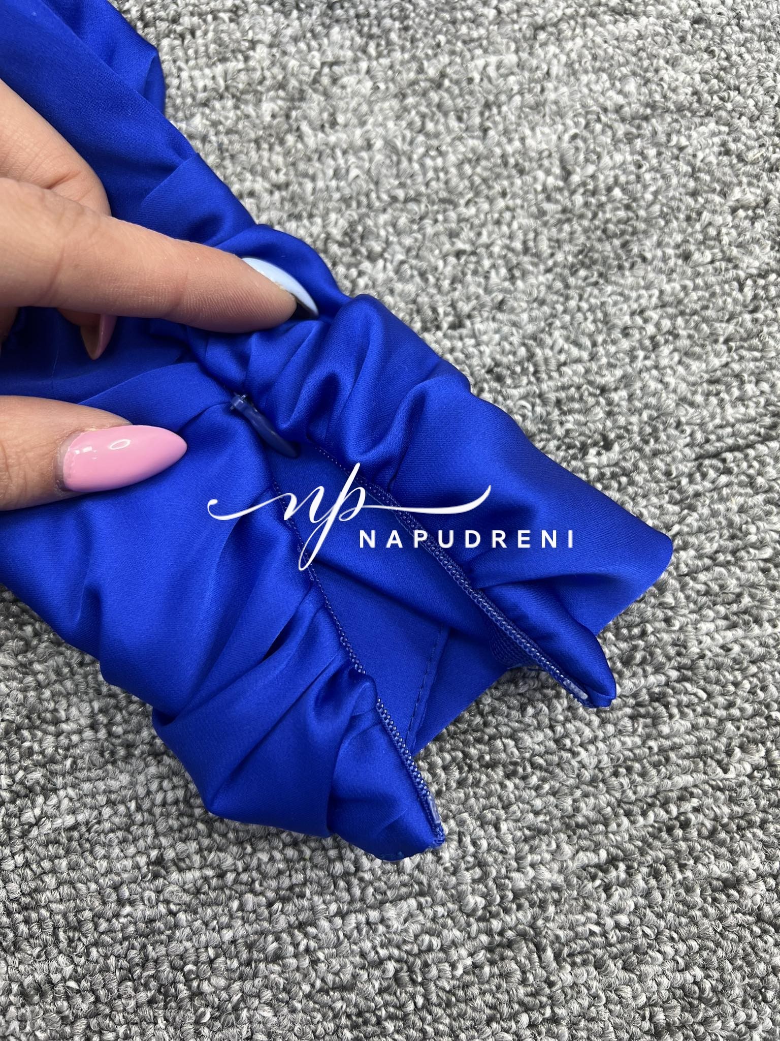 Дамска къса сатенена блуза в син цвят – код 7091