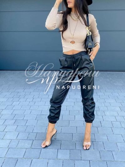 Дамски кожен панталон с връзки в черен цвят код – 8674