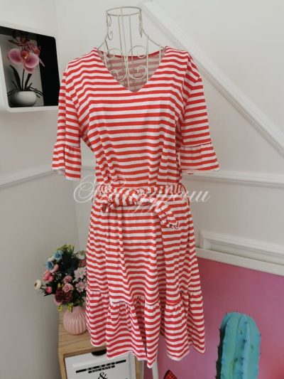 Кокетна раирана рокля в бяло и червено - код P486